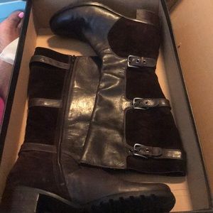 Fits 39EU/8M/8.5M Coffee suede and leather boots.